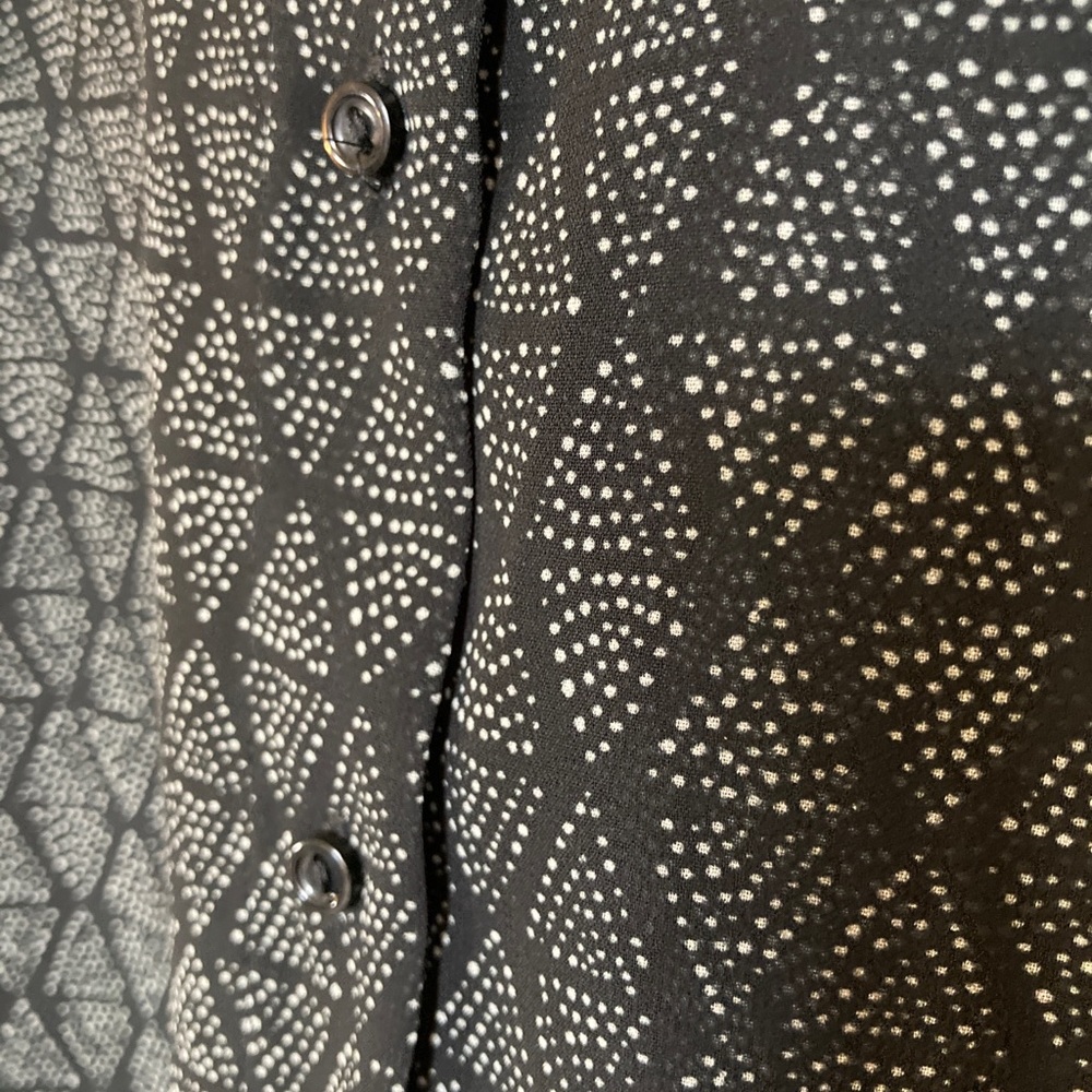 Button up sheer tank - Picture 6 of 7